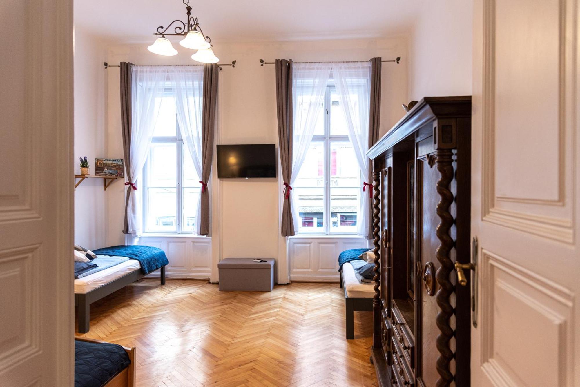 Viol Apartment *